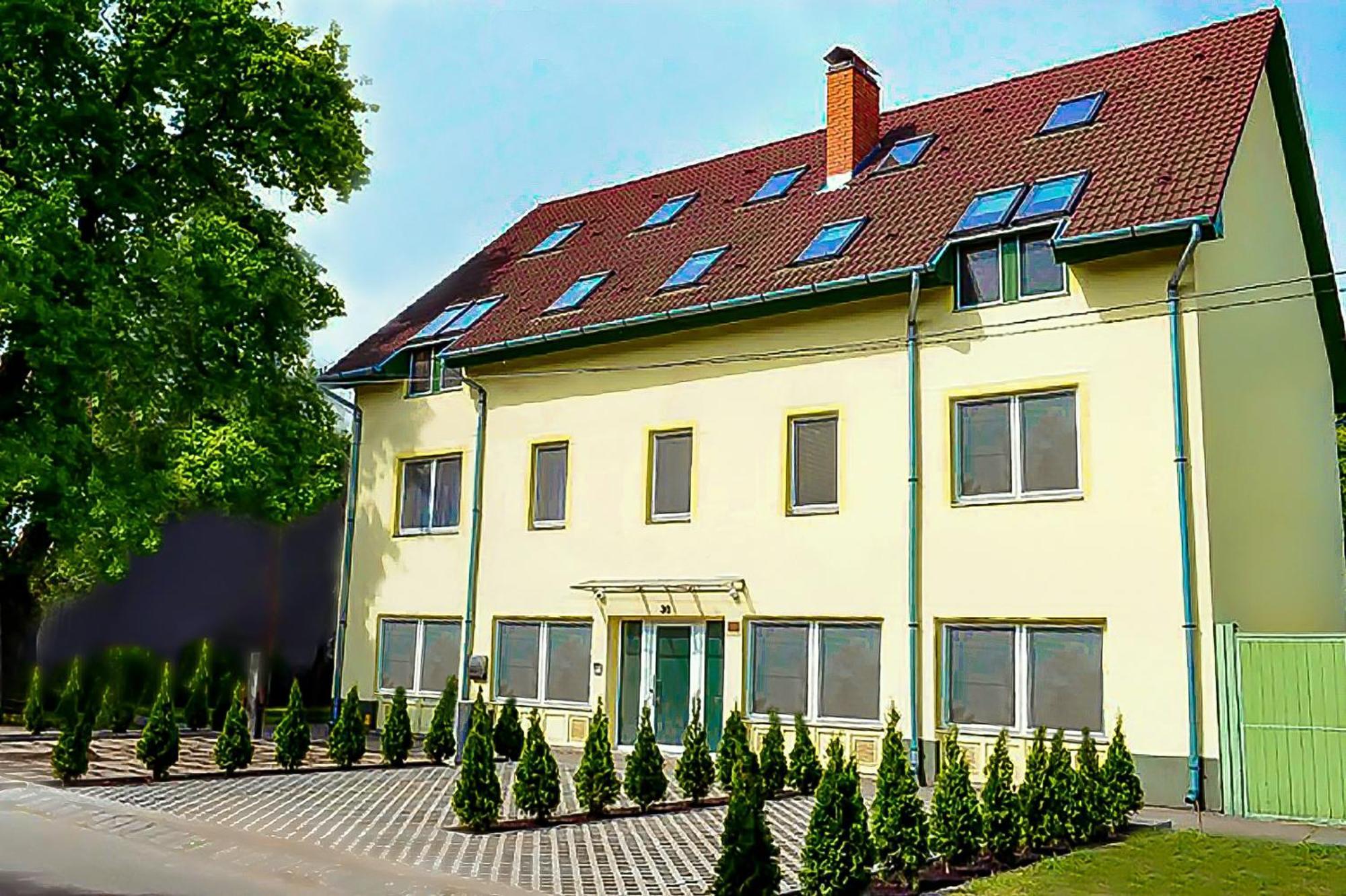 Nexus Vendeghaz Szeged 아파트 호텔 외부 사진